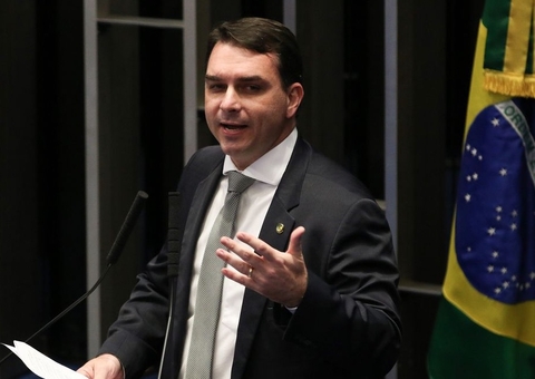 Abin forneceu relatórios para defesa de Flávio Bolsonaro no caso Queiroz