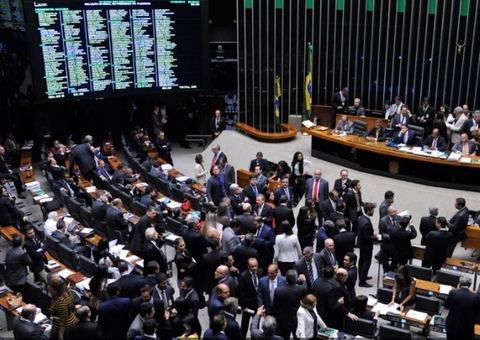 Câmara dos Deputados aprova sete projetos na última sessão do ano