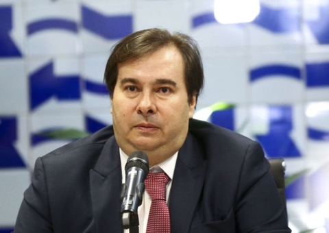 Maia nega prorrogação do estado de calamidade e ironiza governo federal