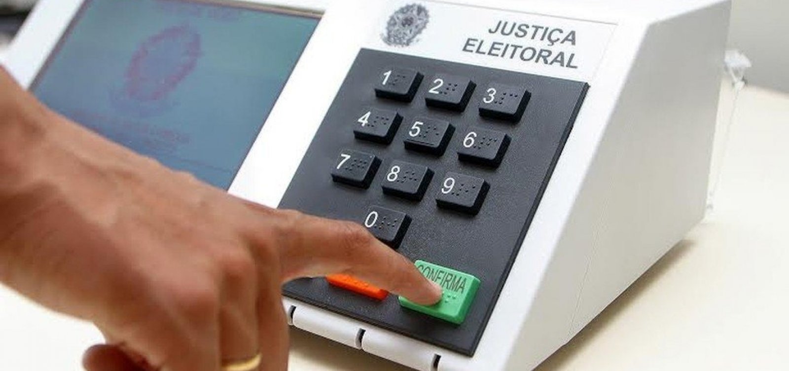 Saiba a diferença e os efeitos de votos brancos e nulos