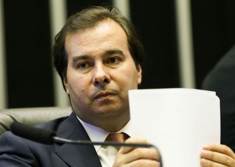 Maia inclui pauta para pagamento de 13º a beneficiários do Bolsa Família