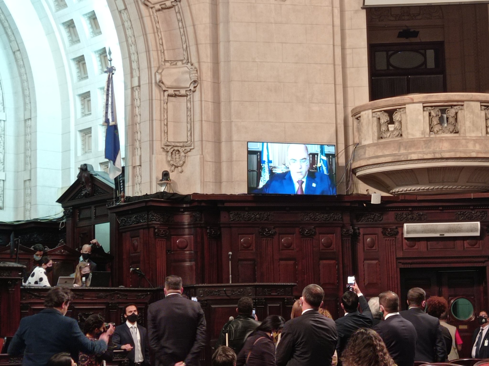 Witzel apresenta defesa, mas deputados aprovam impeachment por unanimidade