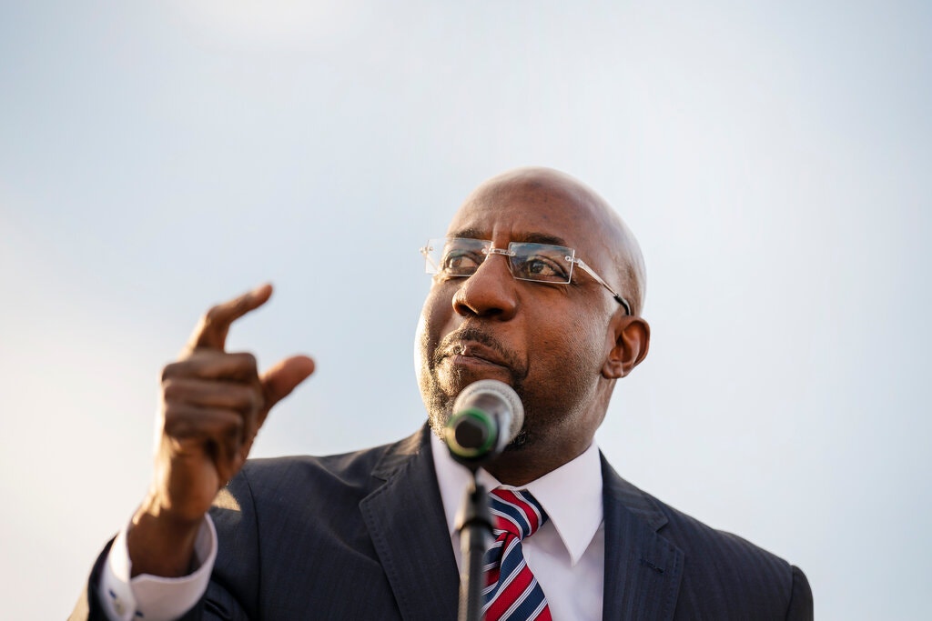 Pastor democrata é eleito primeiro senador negro da Geórgia