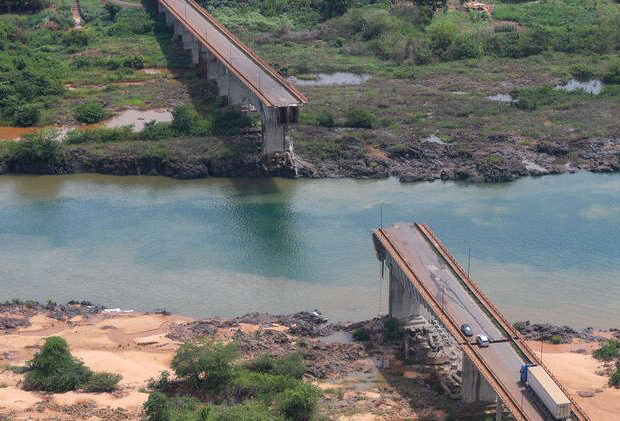 Marinha resgata outro corpo e mortes chegam a 10 após queda de ponte; veja