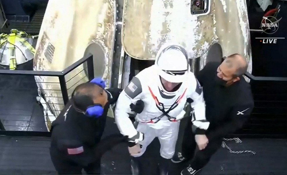 Grupo de Astronautas volta à Terra após seis meses em estação espacial 