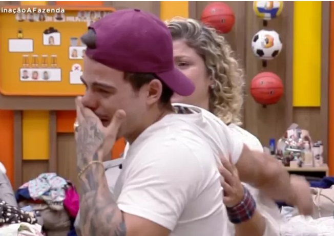 Thomaz se desespera após eliminação de Tati: 'Quero ir embora'