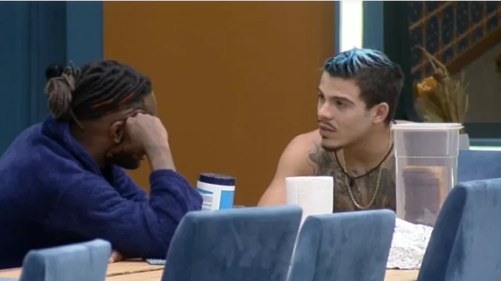 'Não tô aguentando ficar até quinta-feira', diz Thomaz sobre roça