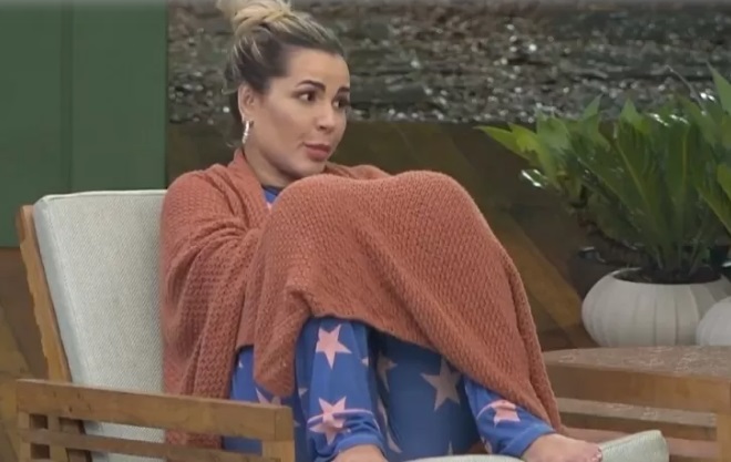 Deolane solta o verbo ao discutir com Ruivinha: 'Porca, não toma banho'