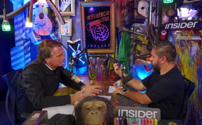Bolsonaro supera Lula e bate recorde com 1,7 milhão de acessos em podcast