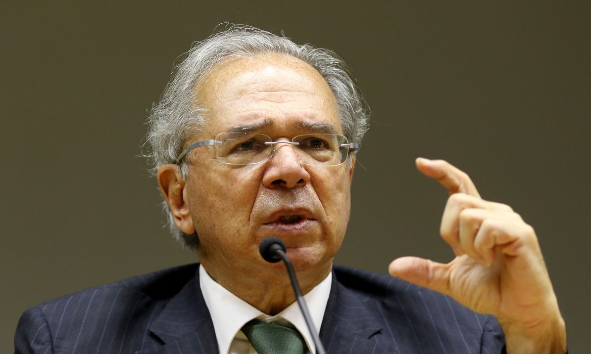 Paulo Guedes comete gafe ao comparar Bolsonaro e Lula: 'nós roubamos menos'