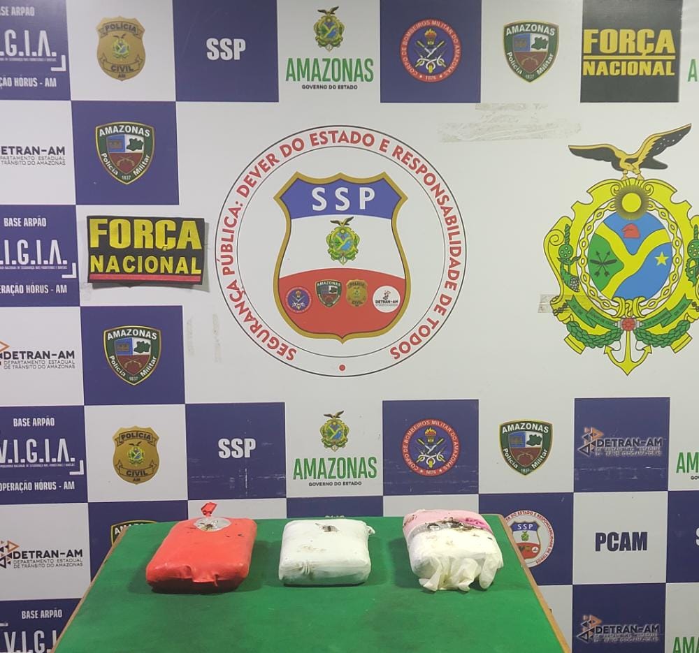 Cerca de 5kg de drogas são apreendidos em barco no Amazonas
