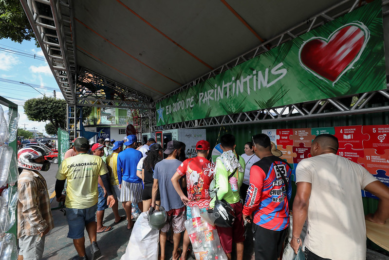 Festival de Parintins: Caprichoso e Garantido disputam título de Campeão Sustentável