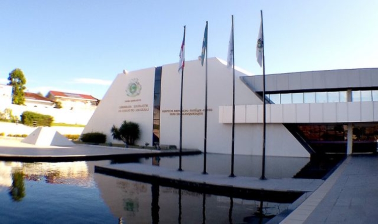 Deputado diz que Governo Estadual e Federal fizeram Manaus de cobaia