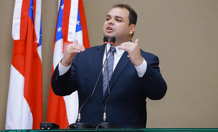 Roberto Cidade cobra plano de ação para período chuvoso em Manaus