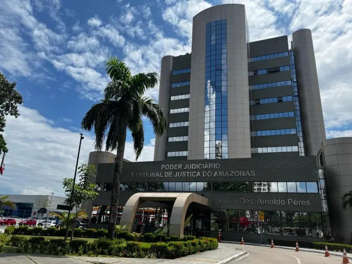 Lei que aumentou contribuição previdenciária é inconstitucional, diz Tjam