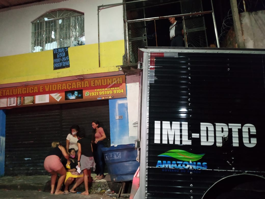 Sem roupas, mulher é encontrada morta dentro de casa em Manaus