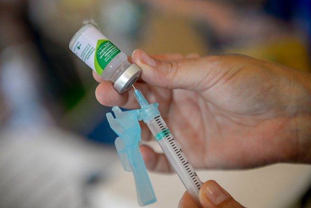 Intervalo de dose de reforço contra Covid-19 será reduzido para 5 meses