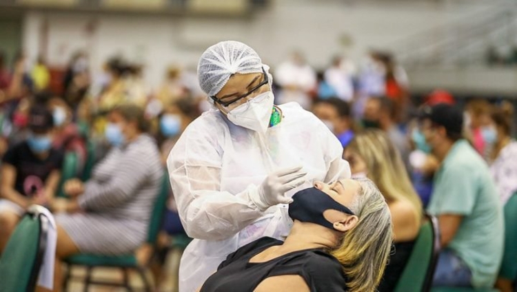 Covid-19: Brasil registra 122 mortes e 45,5 mil casos em 24 horas