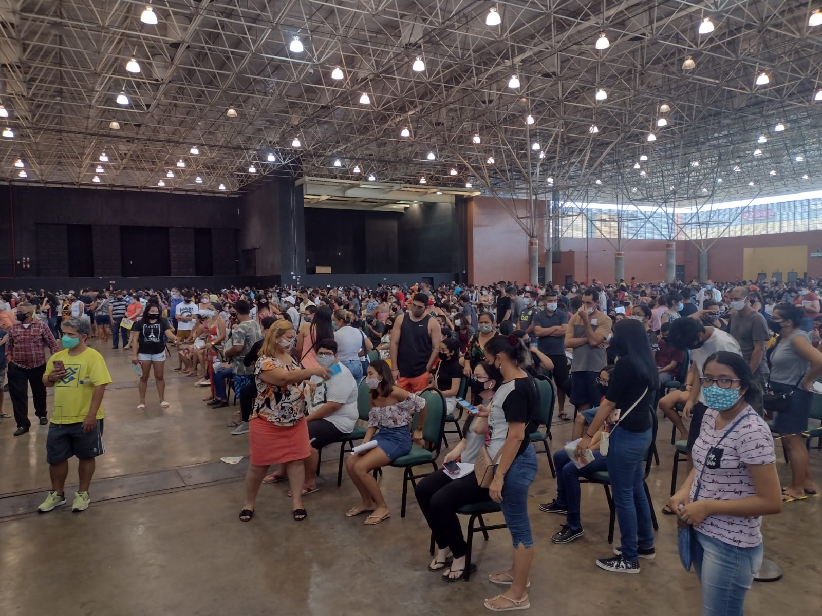 Postos de vacinação têm movimentação intensa neste sábado em Manaus
