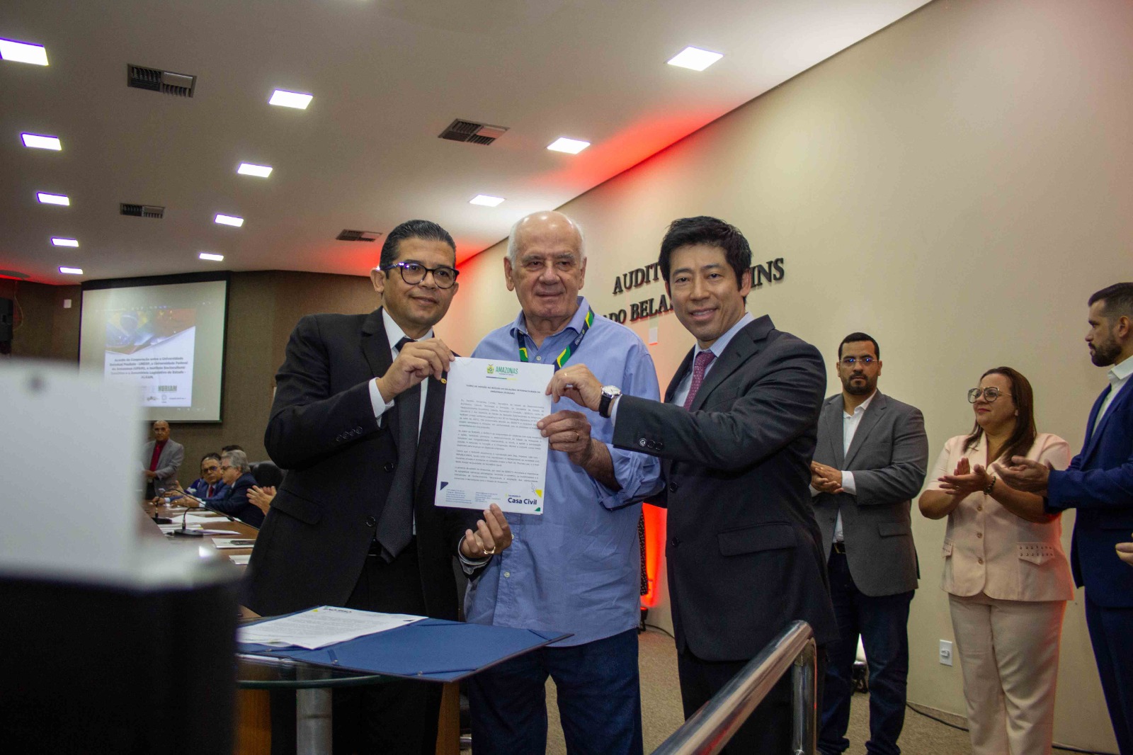 Amazonas faz acordo para oferta de cursos de mandarim