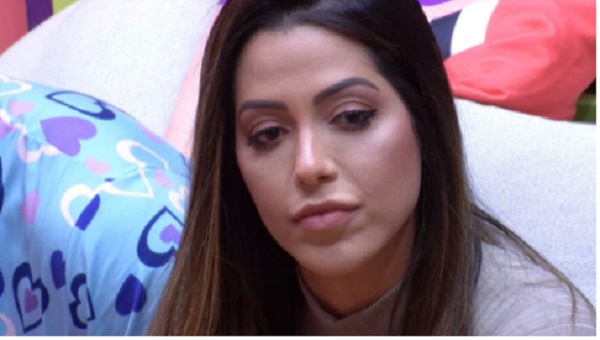 No contragolpe, Laís indica DG ao paredão no BBB22