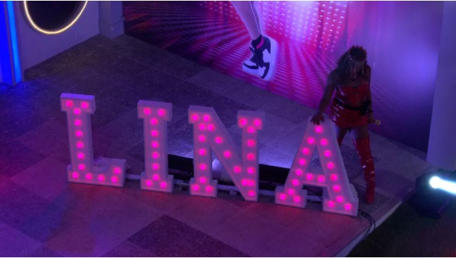 Lina canta sua música 'eu matei o Júnior' na festa do BBB22