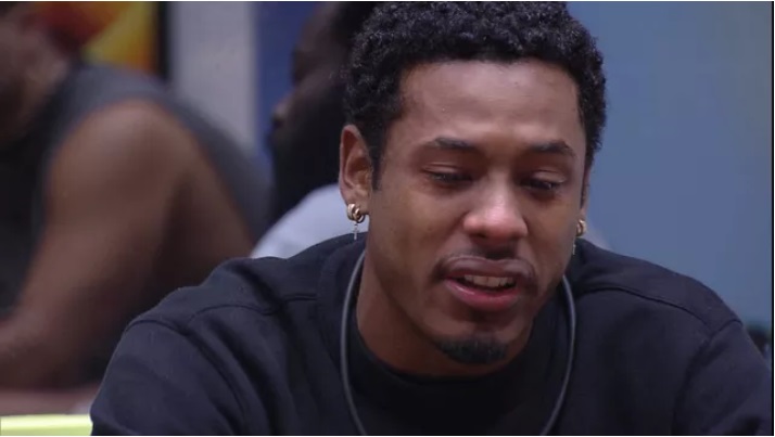 PA desaba no choro após eliminação de Scooby e é consolado por brothers; vídeo