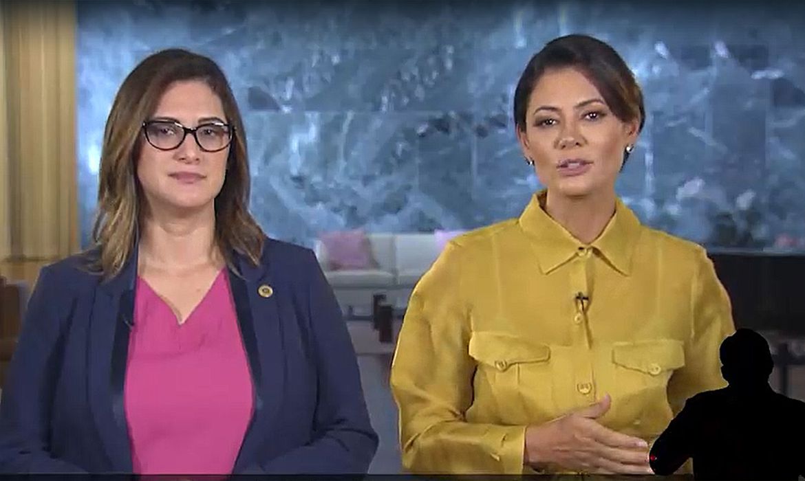Primeira-dama Michelle Bolsonaro faz pronunciamento de Dia das Mães 