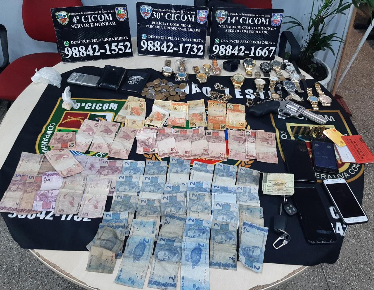 Grupo é preso após roubo em ônibus da linha 066 em Manaus