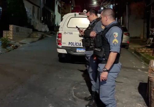 Homem é esfaqueado por amigo após bebedeira em Manaus