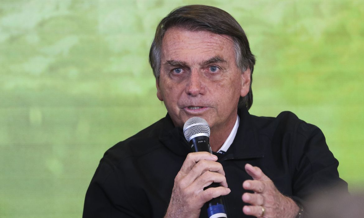 Bolsonaro vai hoje a Recife após tragédia causada pelas fortes chuvas