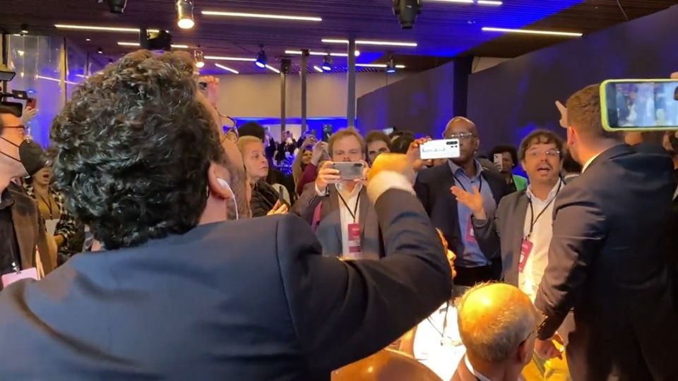 André Janones parte para cima de ex-BBB Adrilles Jorge: 'mascote da milícia'