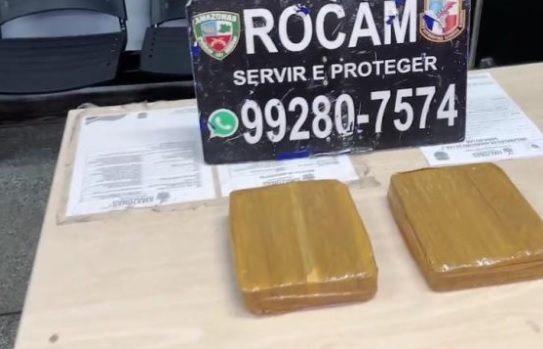 Homem é preso com 2 tabletes de drogas em rua de Manaus