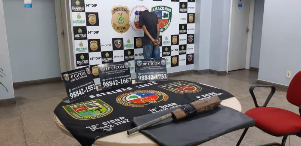 Jovem é preso com arma caseira escondida em sacola em Manaus