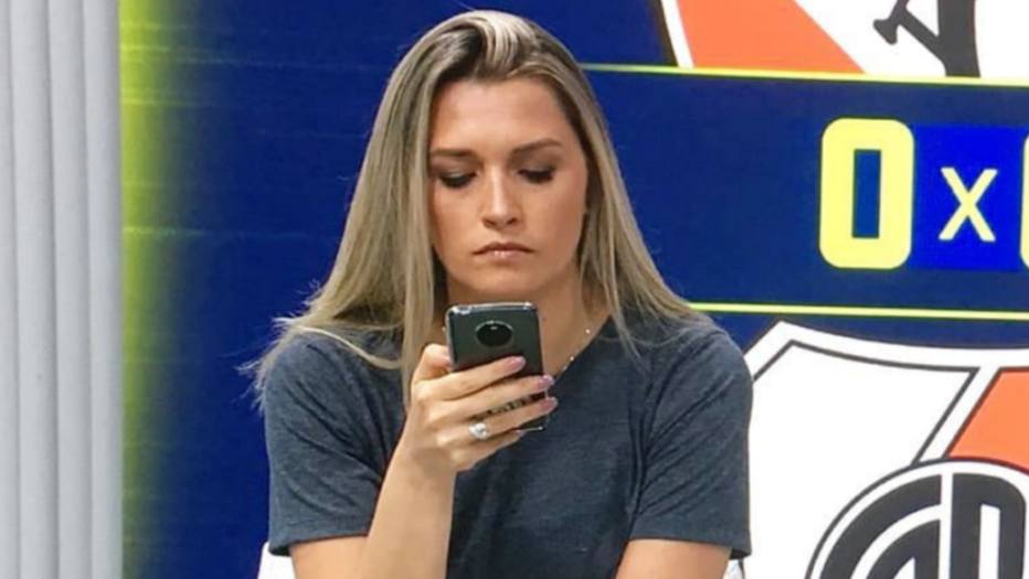 Comentarista da Globo, Ana Thaís Matos é detonada após falar mal do Coldplay