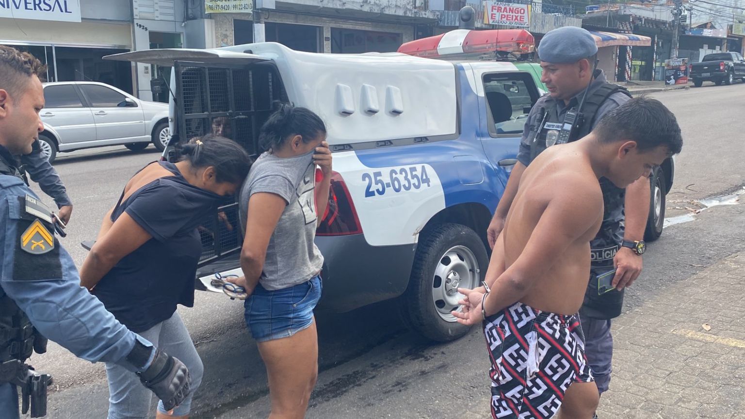 Grupo é preso suspeito de roubar escola em Manaus
