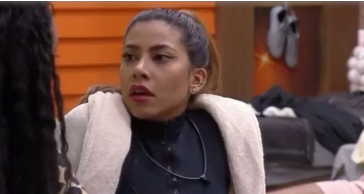 Ingrid diz que não quer magoar Ruivinha após briga com Deolane