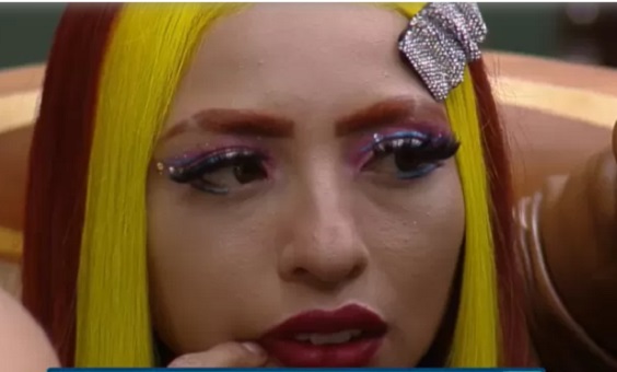 Ruivinha de Marte chora ao lembrar de discussão com Deolane: 'fui idiota'