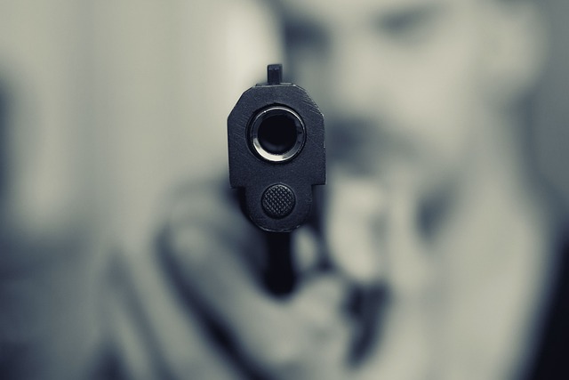 Criminoso invade hotel e executa homem a tiros no Centro de Manaus