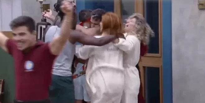 A Fazenda: Iran e Thomaz são a dupla vencedora da prova de fogo