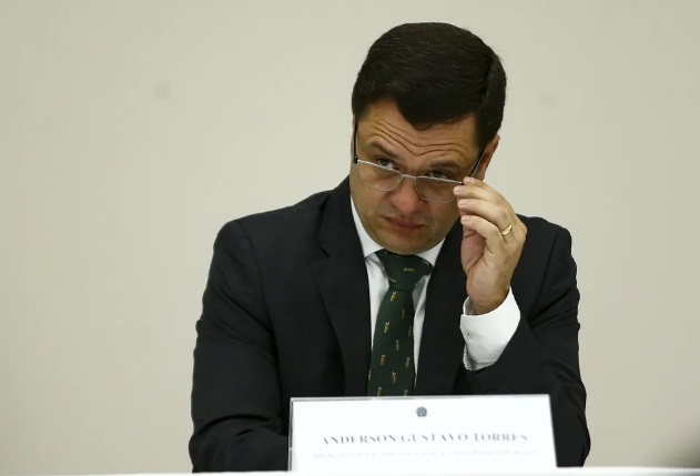 Ex-ministro Anderson Torres deve depor hoje à PF