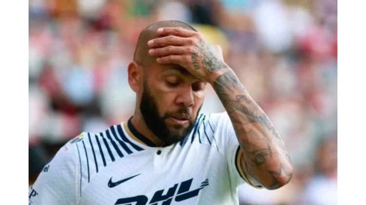 Defesa de Daniel Alves rebate versão de estupro: 'se esfregaram'