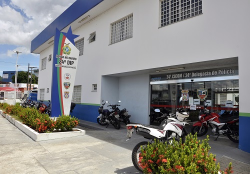 Homem é preso por tentar beijar à força adolescente em Manaus