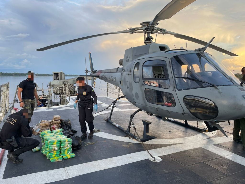 Quase meia tonelada de droga é apreendida em pista clandestina no Amazonas