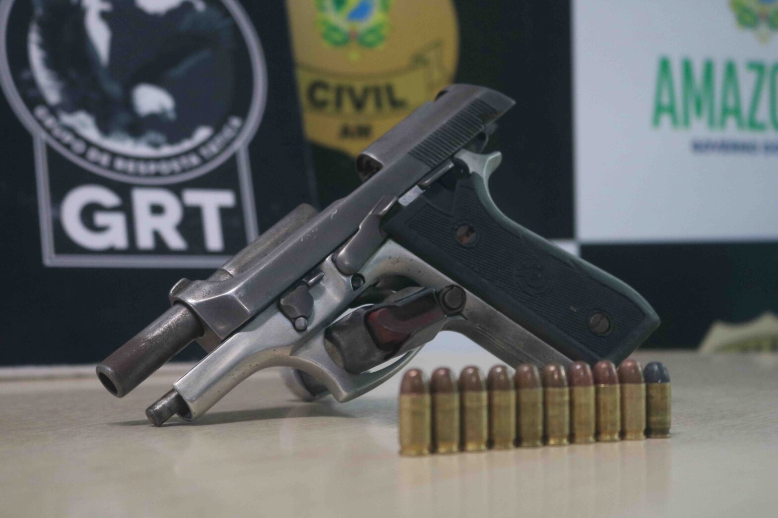 Com arma, 'Jamaica' é preso ao usar drogas em praça de Manaus