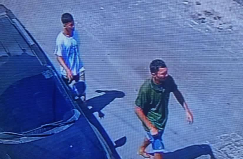 Dupla rouba moto de motorista de app em frente a escola em Manaus; vídeo