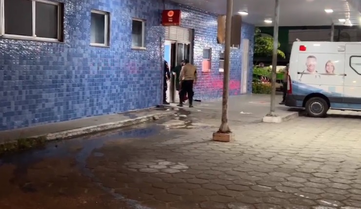 Mulher é esfaqueada no pescoço ao ser atacada por ex-marido em Manaus