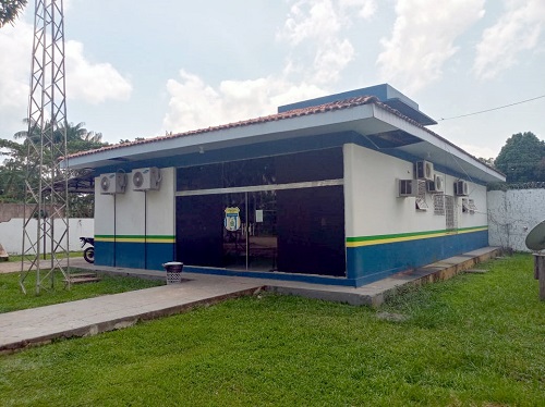 Suspeita de matar adolescente é transferida para presídio em Manaus