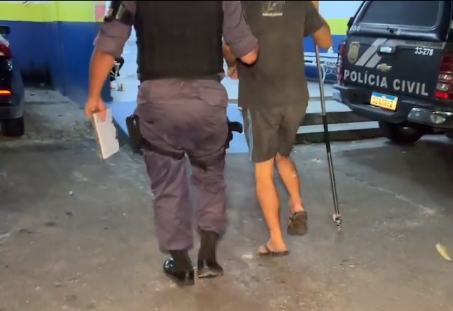 Marido é preso após espancar e ameaçar esfaquear mulher em Manaus