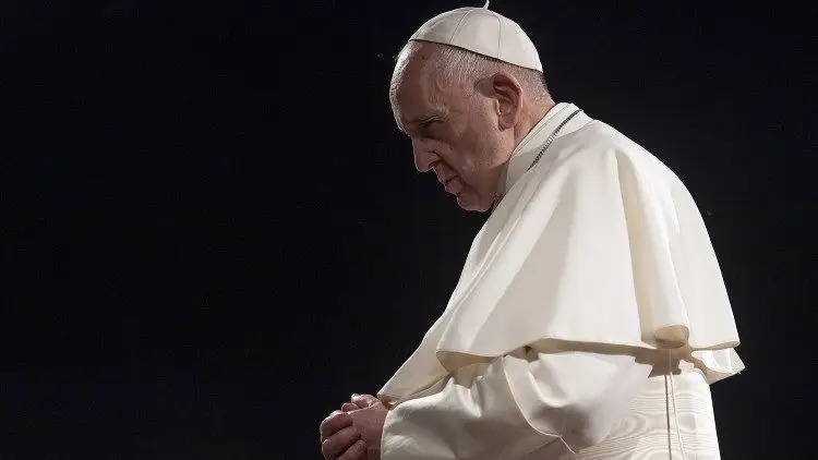 Papa Francisco recebe alta após 9 dias internado